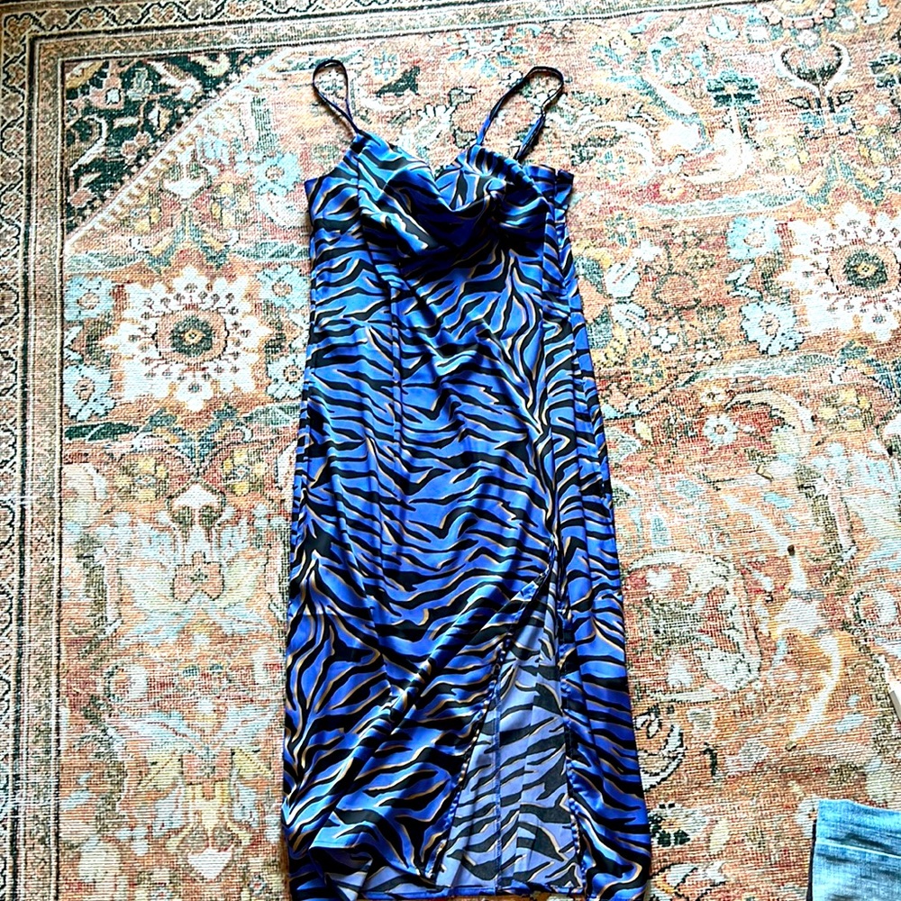 CUTE BLUE MIDI DRESS